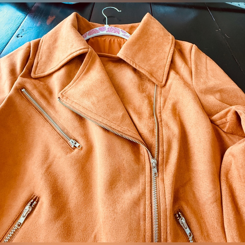 Moto jacket EUC rust colored many zipper embellishments super soft faux suede M - Picture 5 of 9